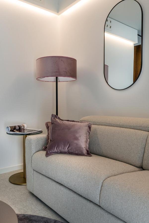 We Me Suite Hotel Ричоне Екстериор снимка