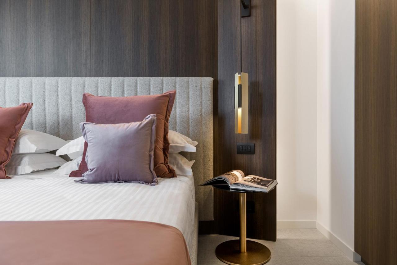 We Me Suite Hotel Ричоне Екстериор снимка